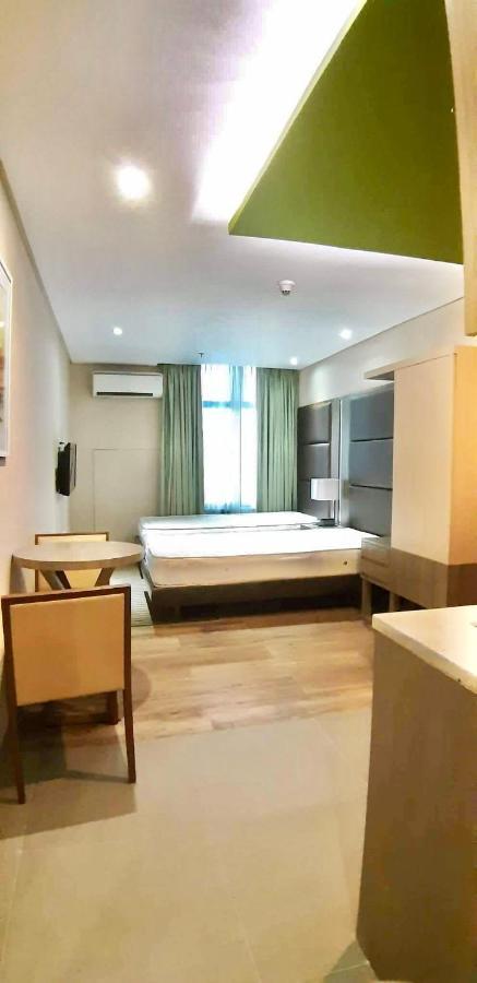 Studio Unit Condo At Antel Serenity Suites Makati Manila Exterior photo